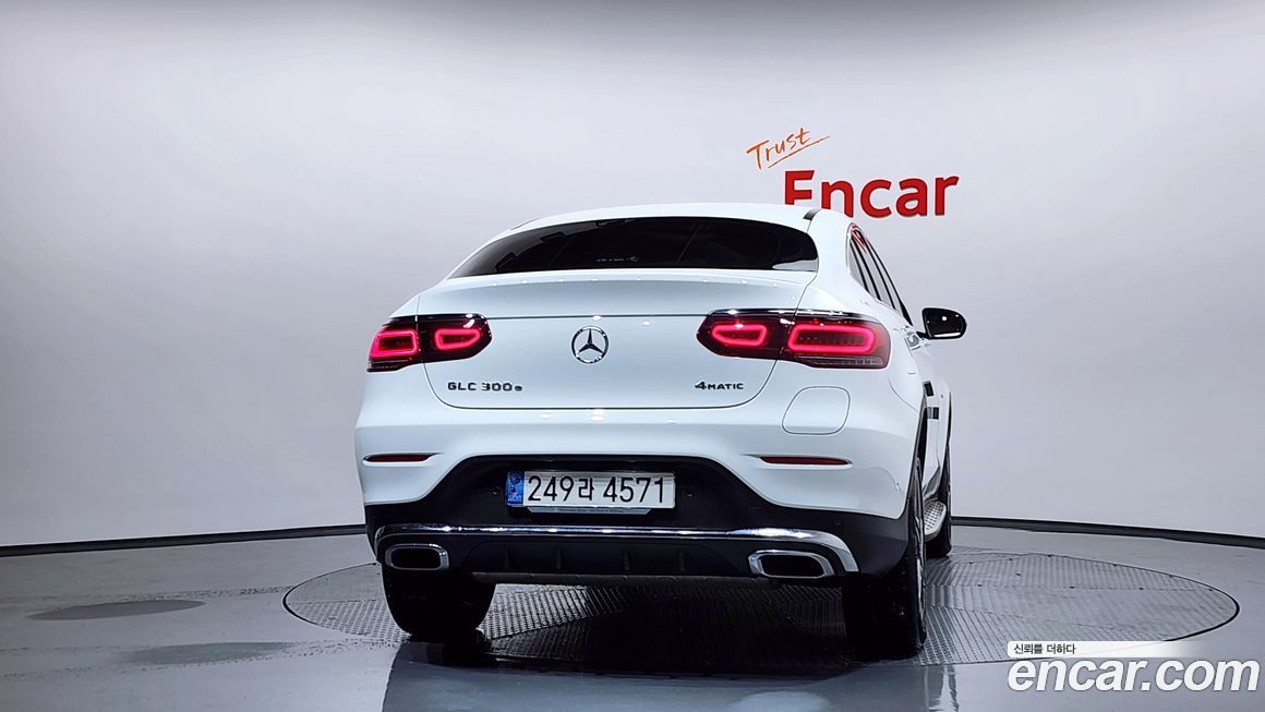 Mercedes-Benz GLC-Class 2021