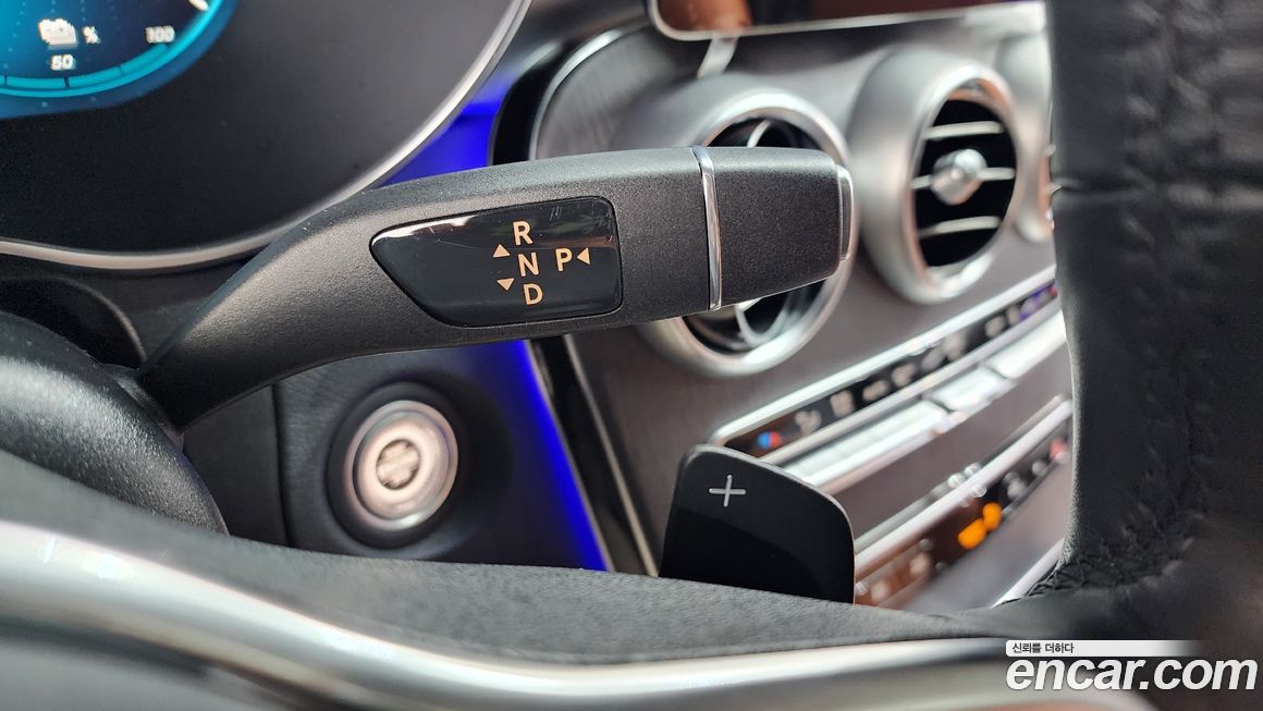 Mercedes-Benz GLC-Class 2021