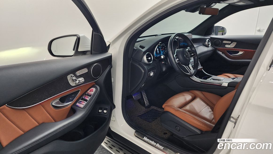 Mercedes-Benz GLC-Class 2021