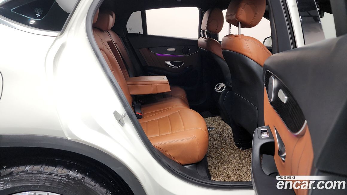 Mercedes-Benz GLC-Class 2021