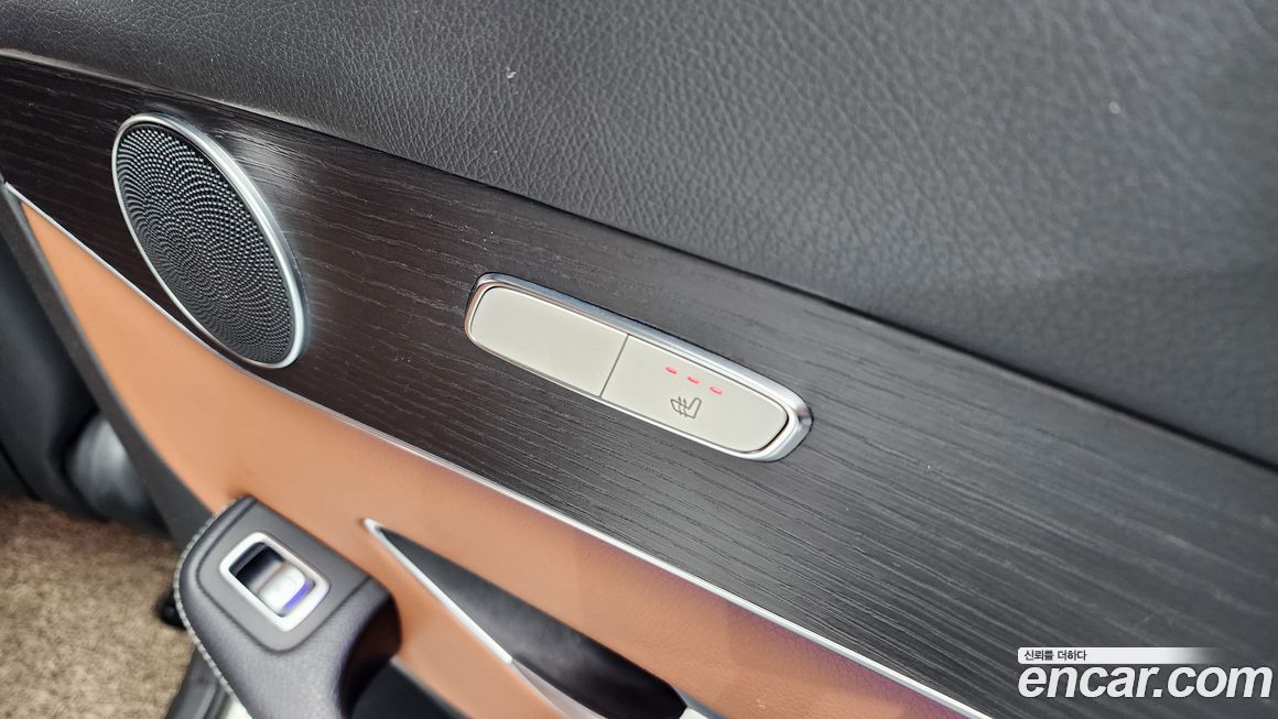 Mercedes-Benz GLC-Class 2021