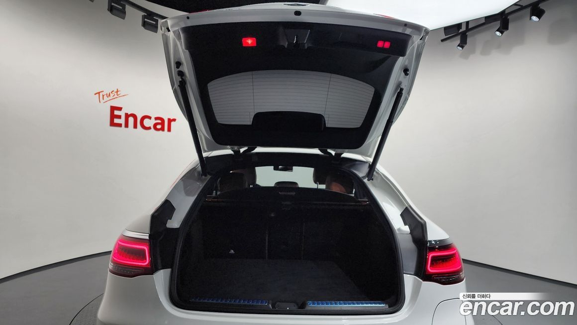 Mercedes-Benz GLC-Class 2021