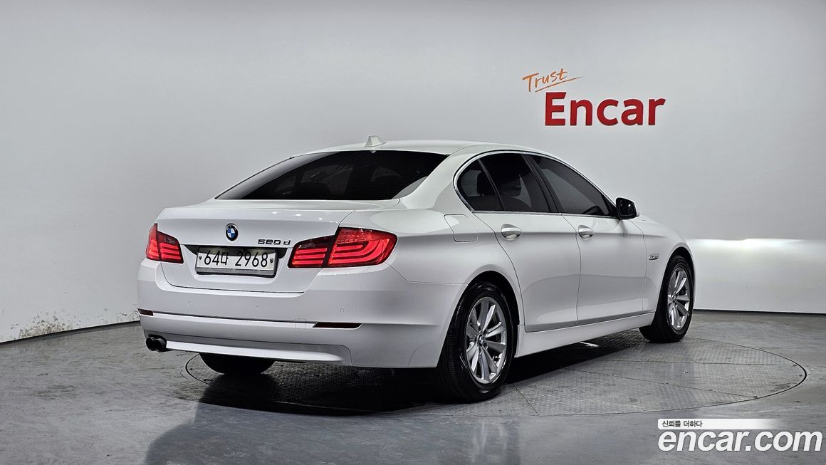 BMW 5-Series 2011