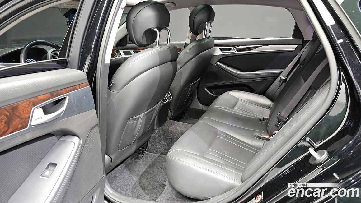 Hyundai Genesis 2016