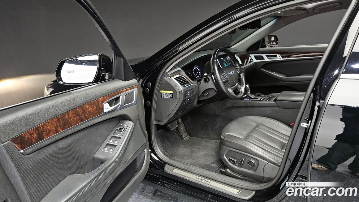 Hyundai Genesis 2016