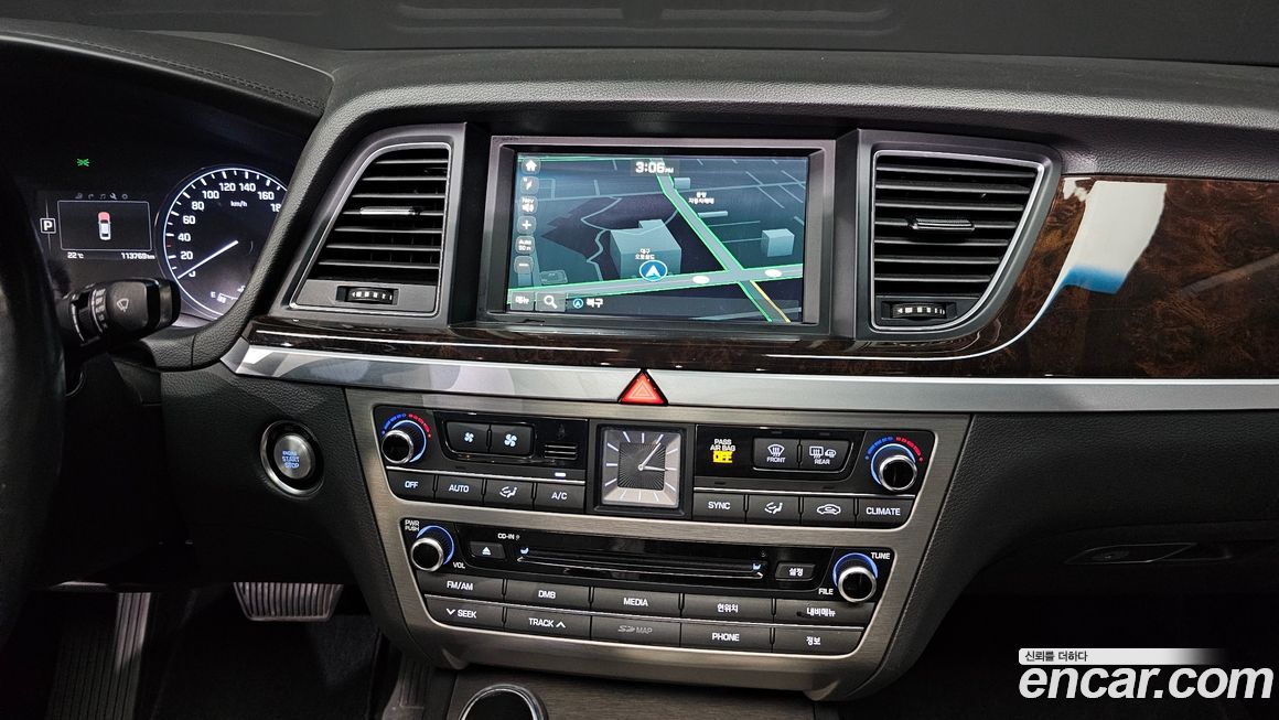 Hyundai Genesis 2016