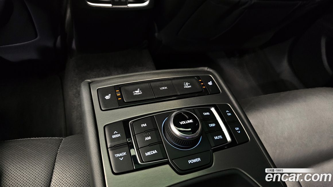 Hyundai Genesis 2016