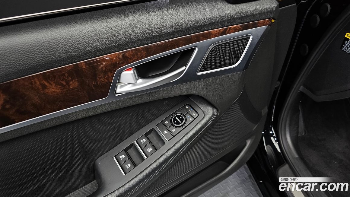 Hyundai Genesis 2016