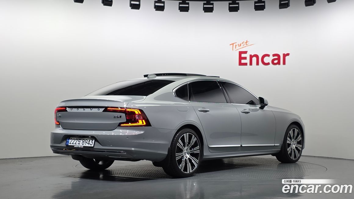 Volvo S90 2025