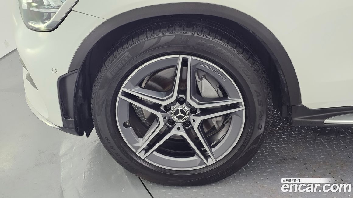 Mercedes-Benz GLC-Class 2021