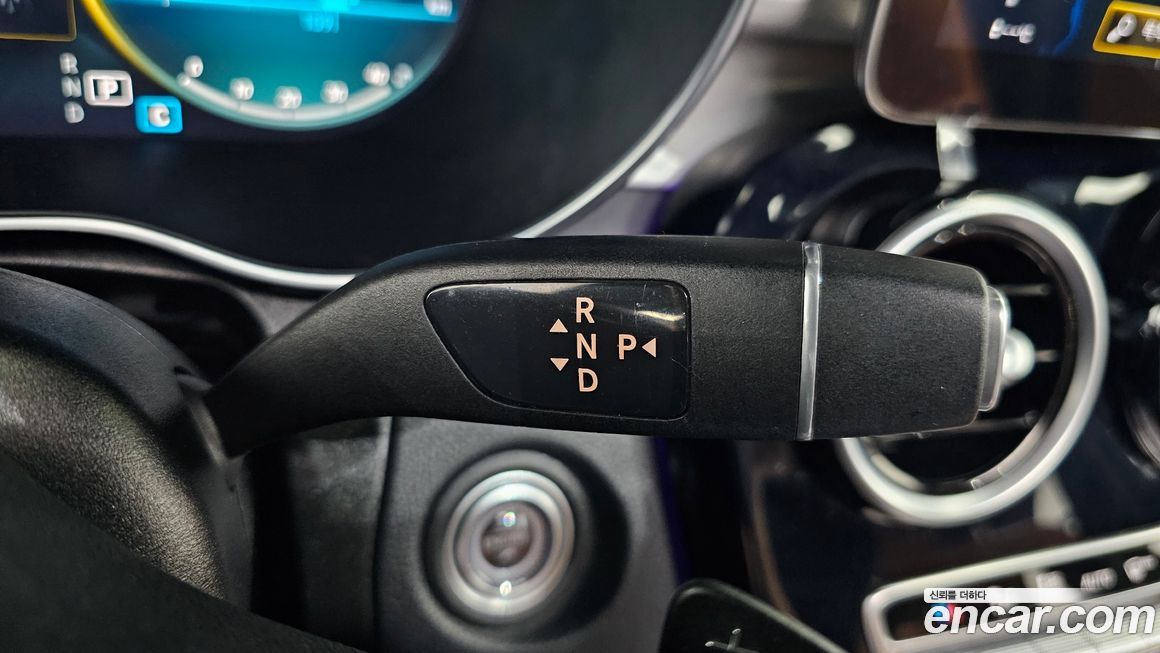 Mercedes-Benz GLC-Class 2021