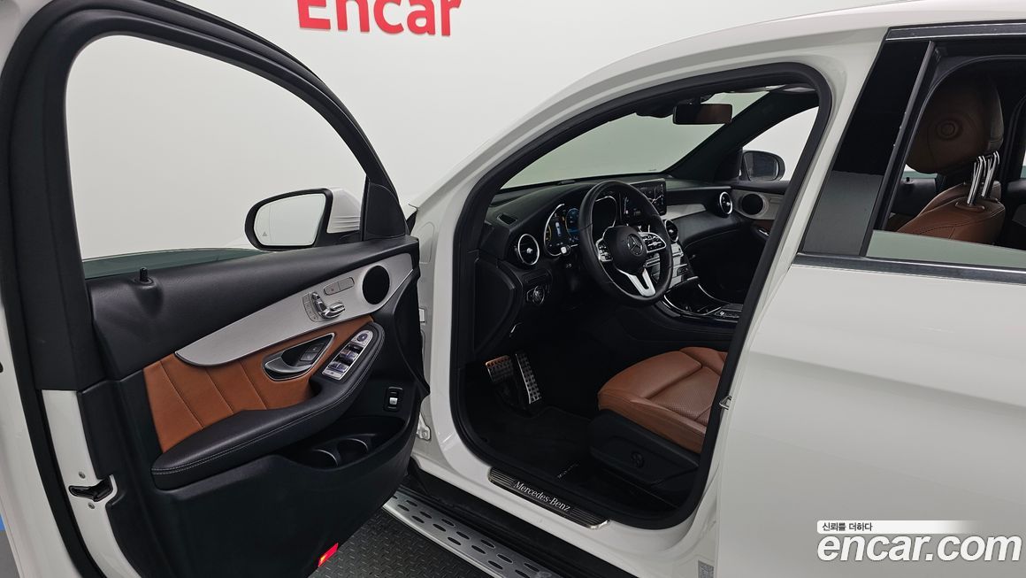 Mercedes-Benz GLC-Class 2021