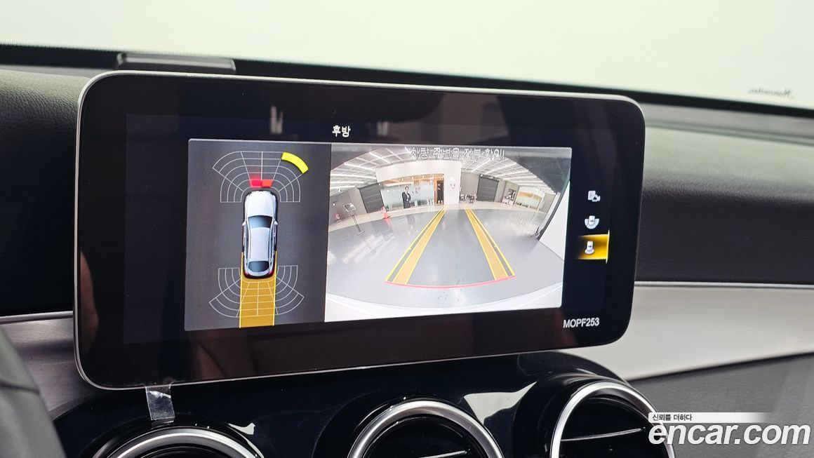 Mercedes-Benz GLC-Class 2021