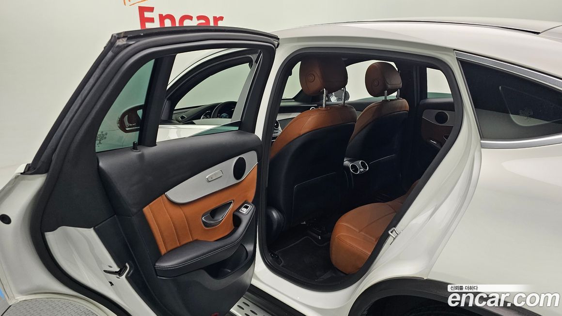 Mercedes-Benz GLC-Class 2021