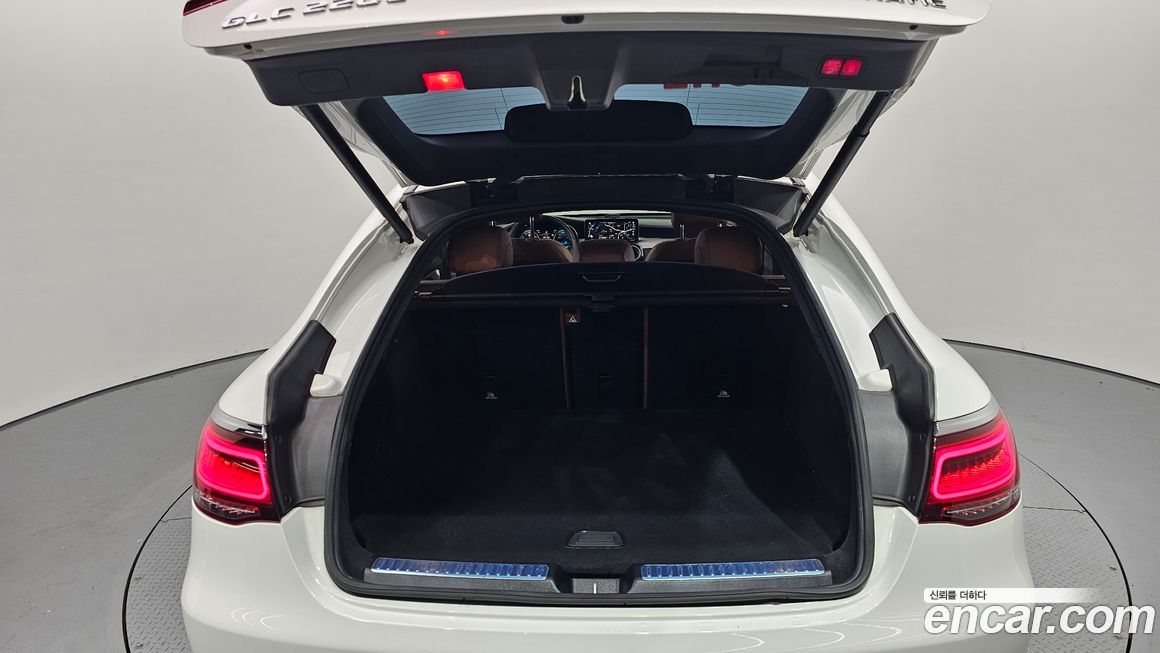 Mercedes-Benz GLC-Class 2021