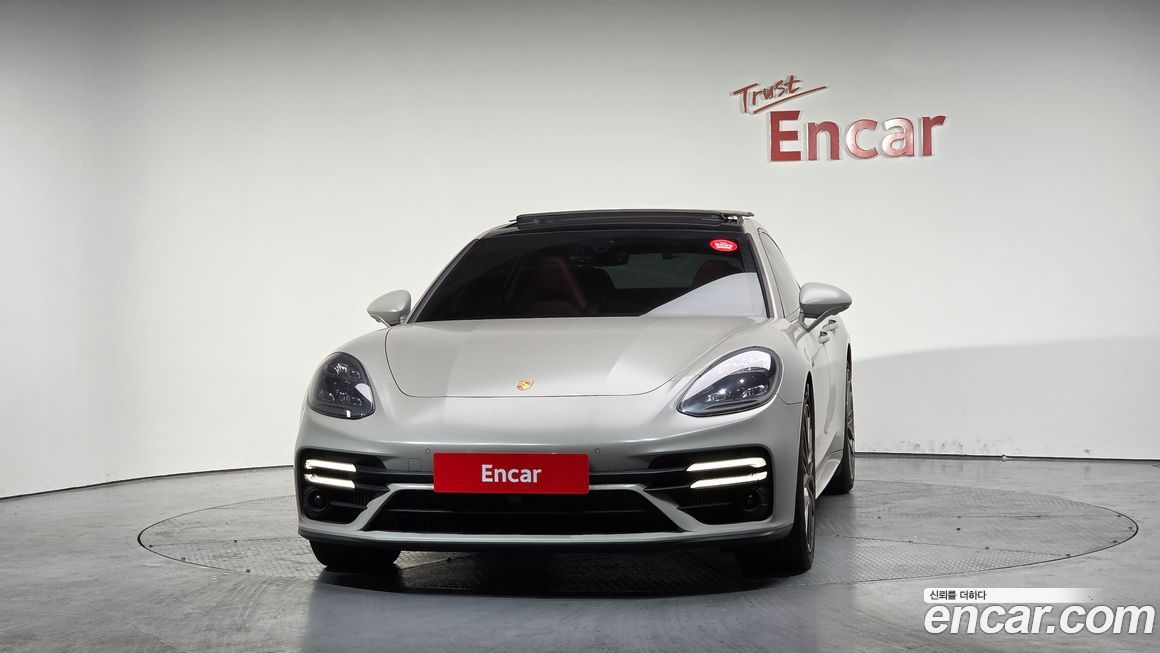 Porsche Panamera 2023