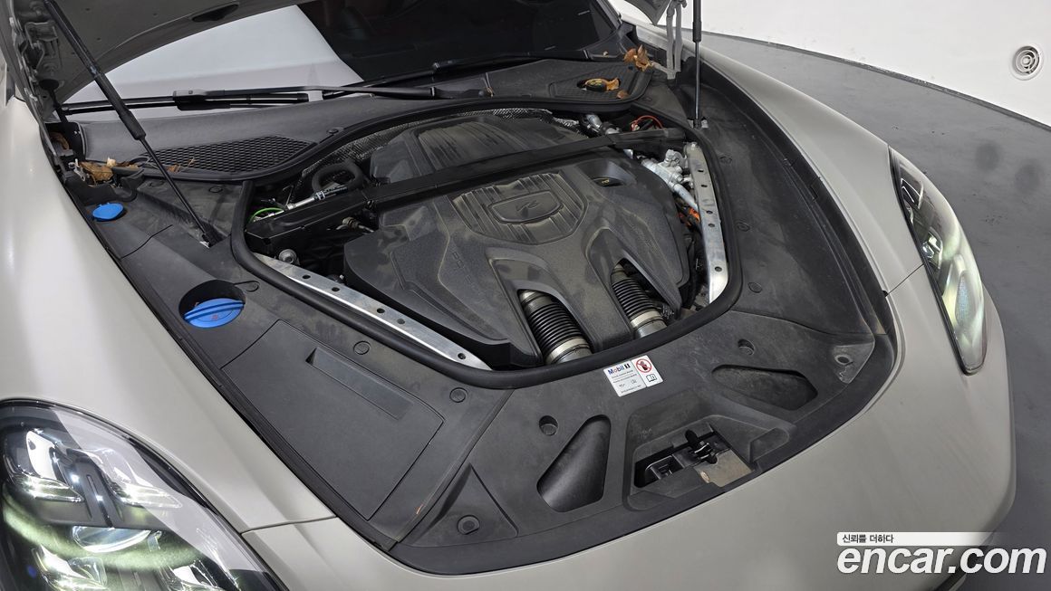 Porsche Panamera 2023