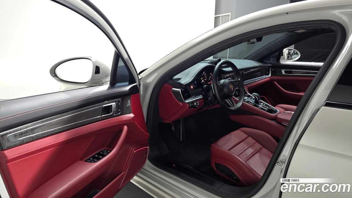 Porsche Panamera 2023