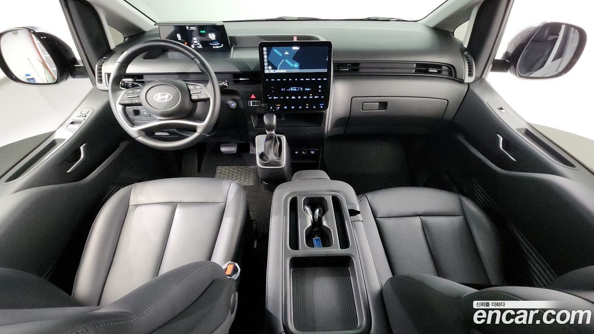 Hyundai Staria 2025