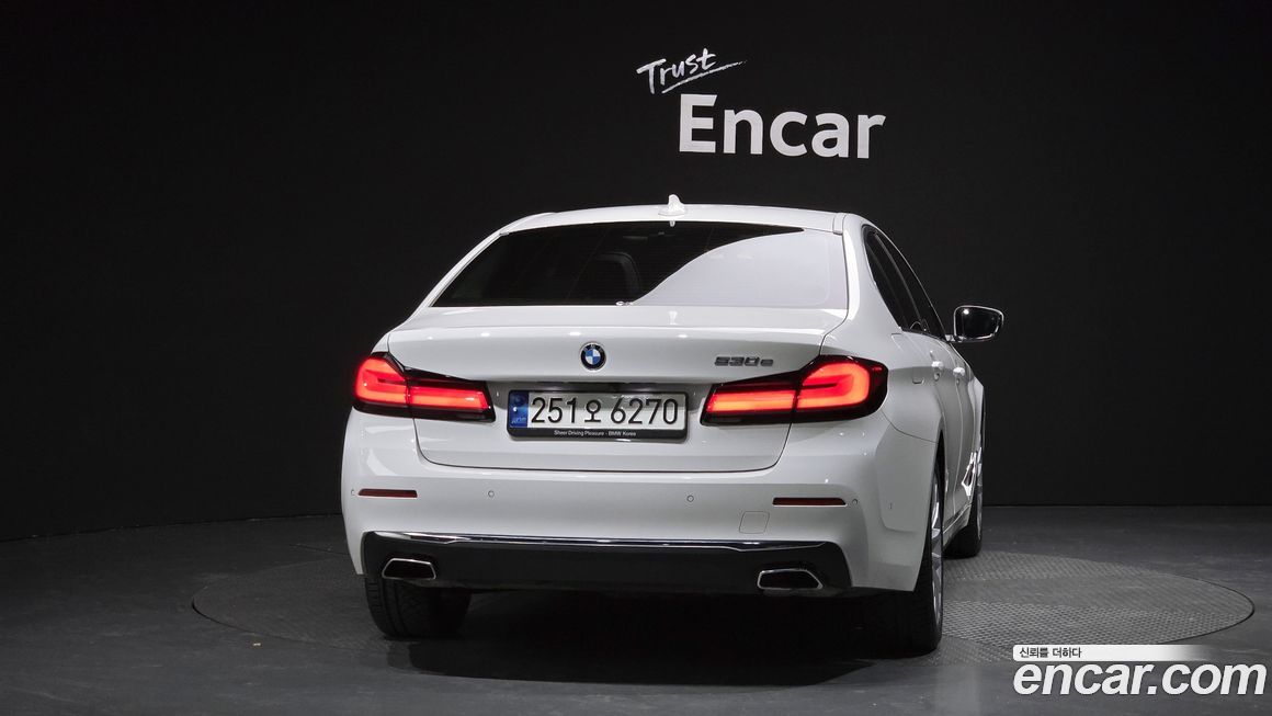 BMW 5-Series 2021