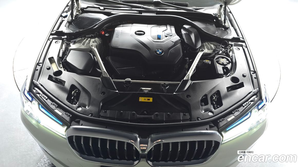 BMW 5-Series 2021