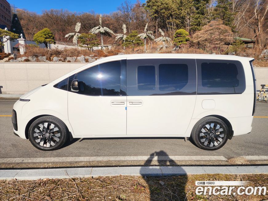 Hyundai Staria 2025