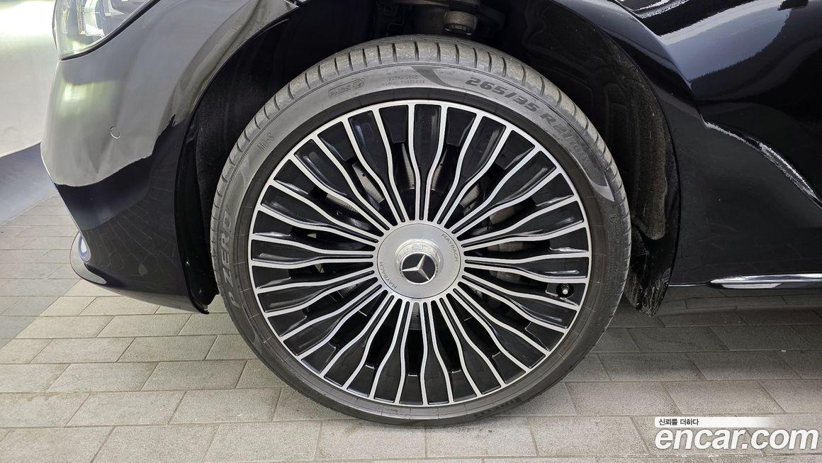 Mercedes-Benz S-Class 2024