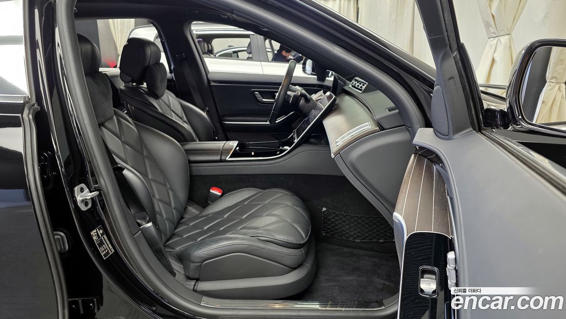 Mercedes-Benz S-Class 2024