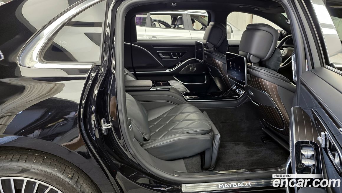 Mercedes-Benz S-Class 2024