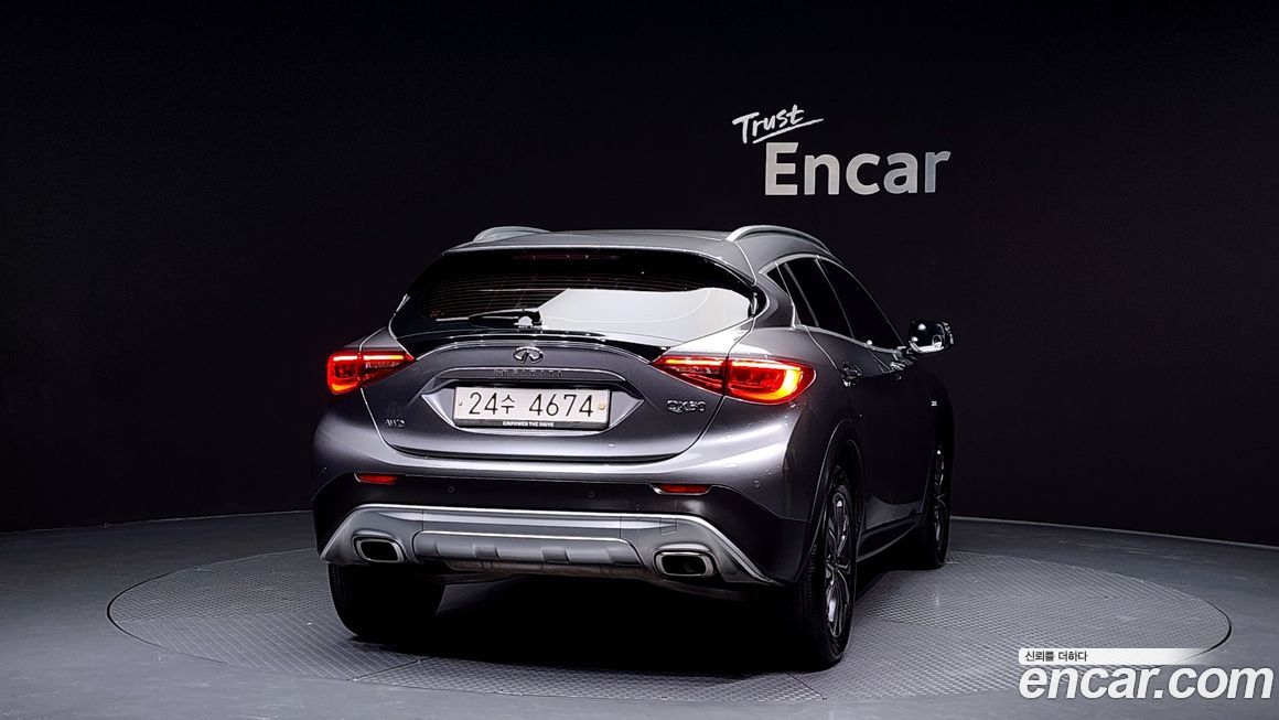 Infiniti QX30 2019