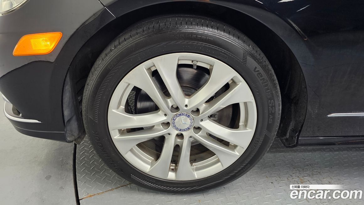 Mercedes-Benz E-Class 2011