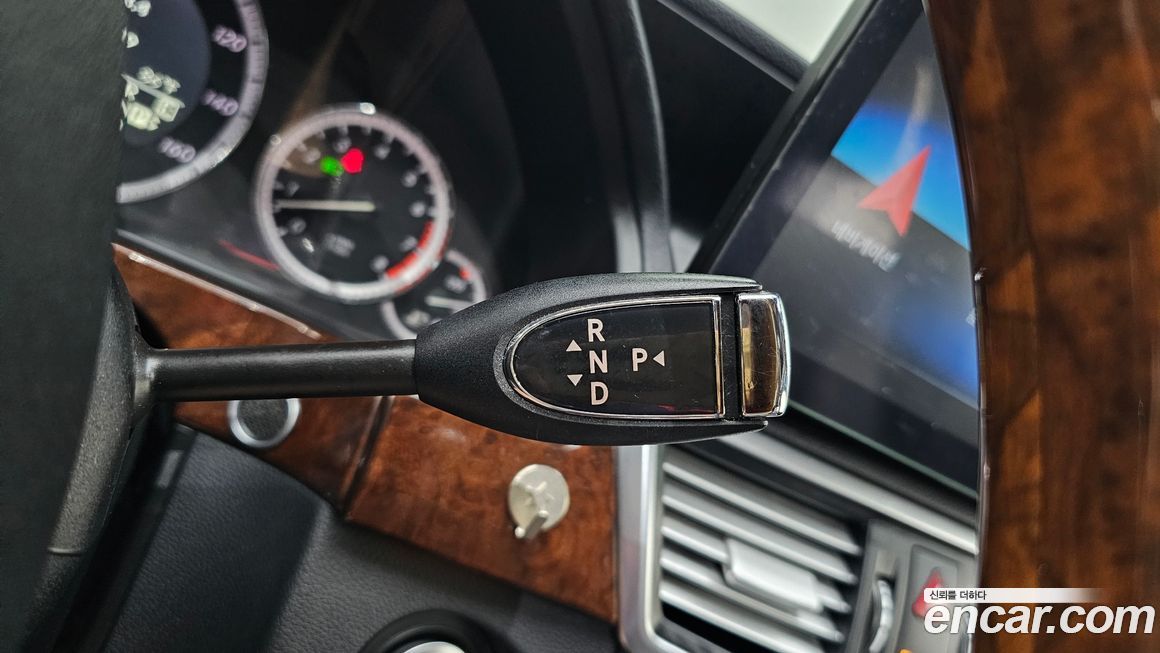 Mercedes-Benz E-Class 2011