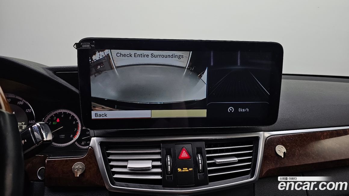 Mercedes-Benz E-Class 2011