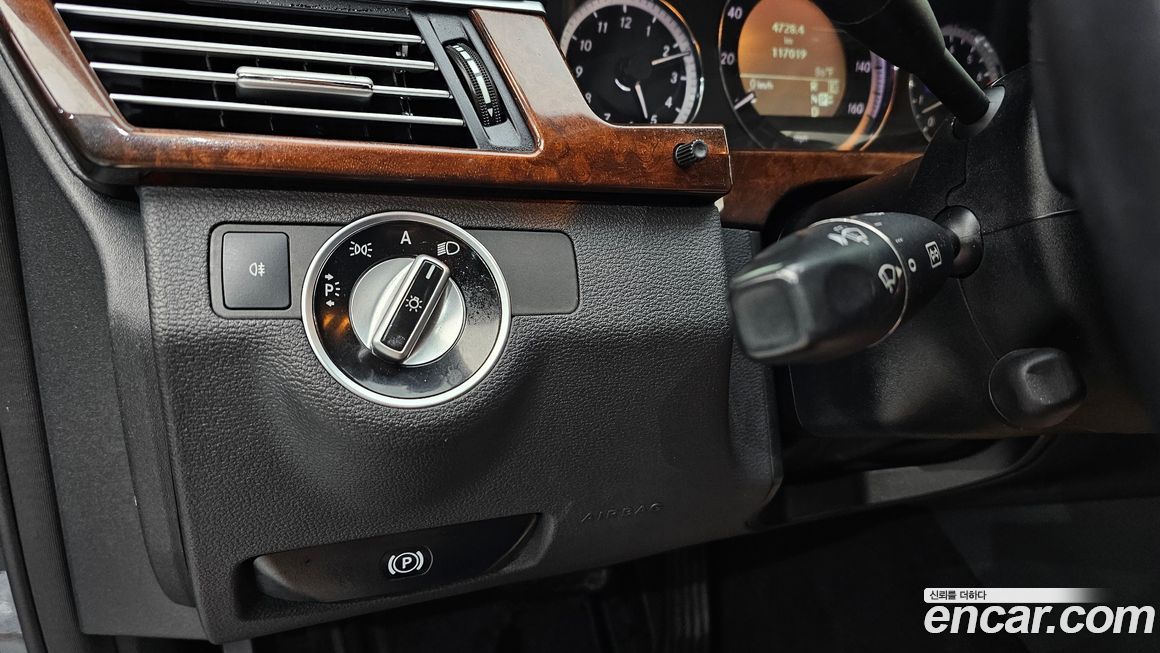 Mercedes-Benz E-Class 2011