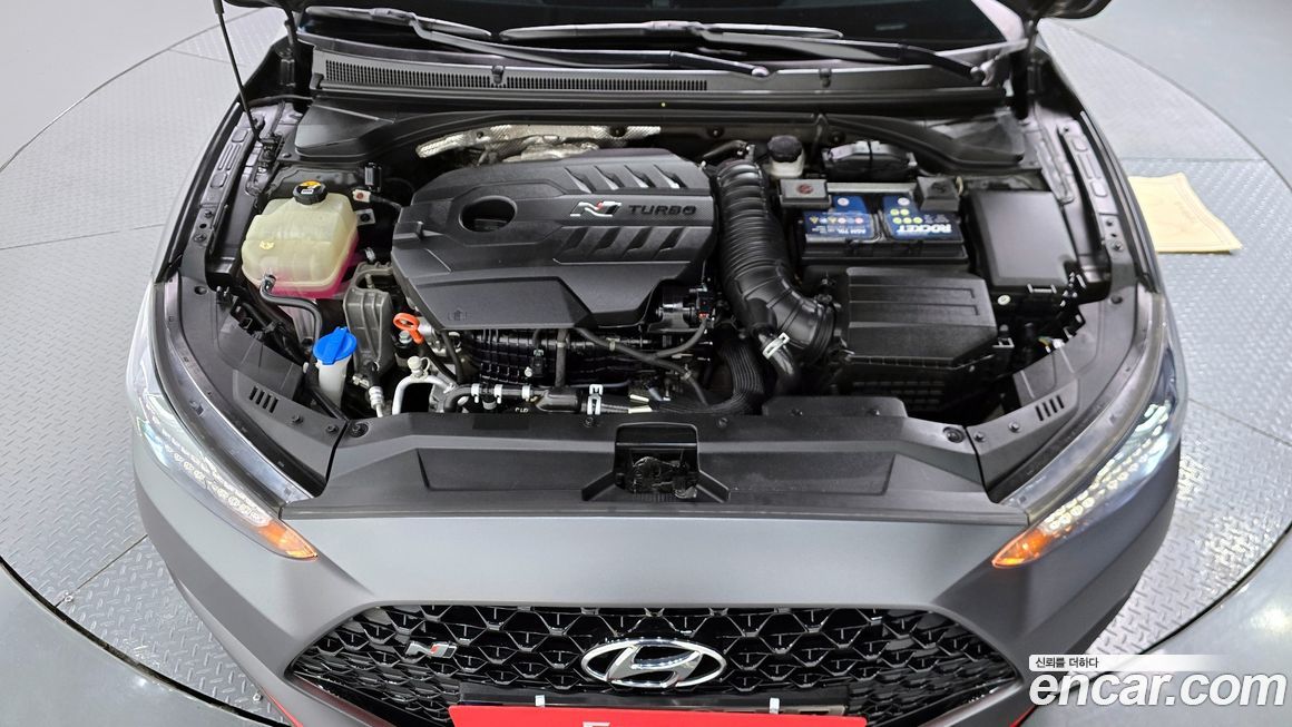 Hyundai Veloster 2021