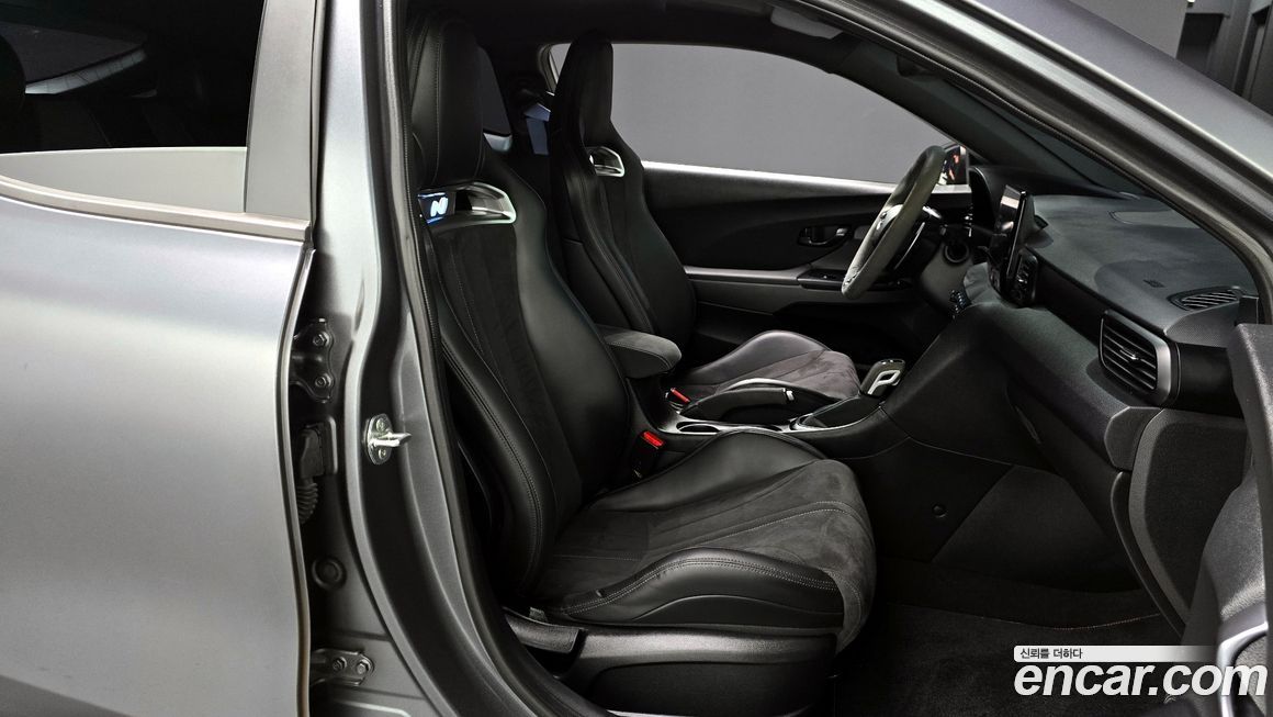 Hyundai Veloster 2021