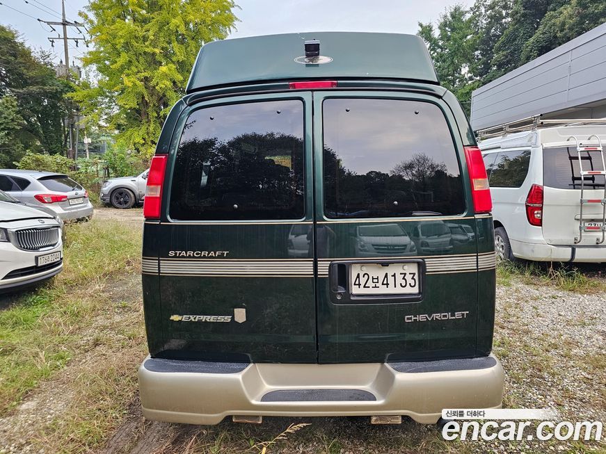 Chevrolet Chevy Van 2003