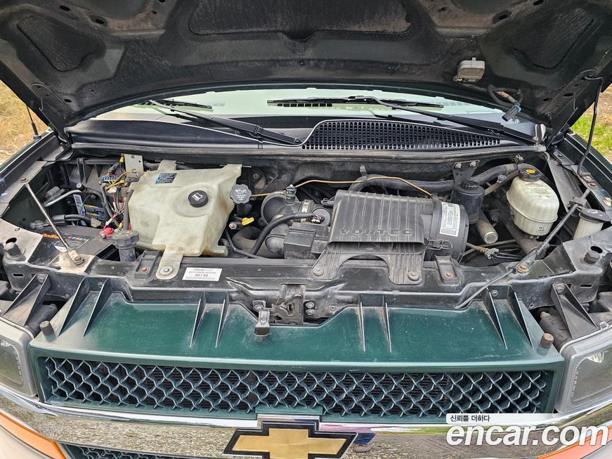 Chevrolet Chevy Van 2003