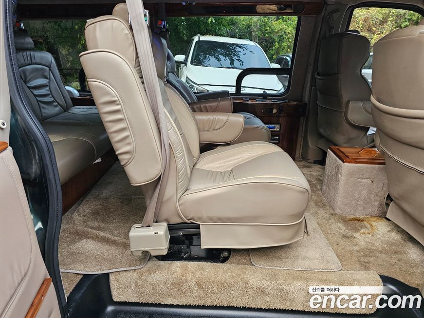 Chevrolet Chevy Van 2003