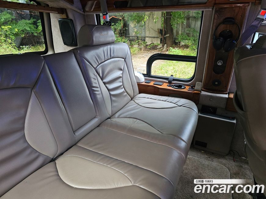 Chevrolet Chevy Van 2003