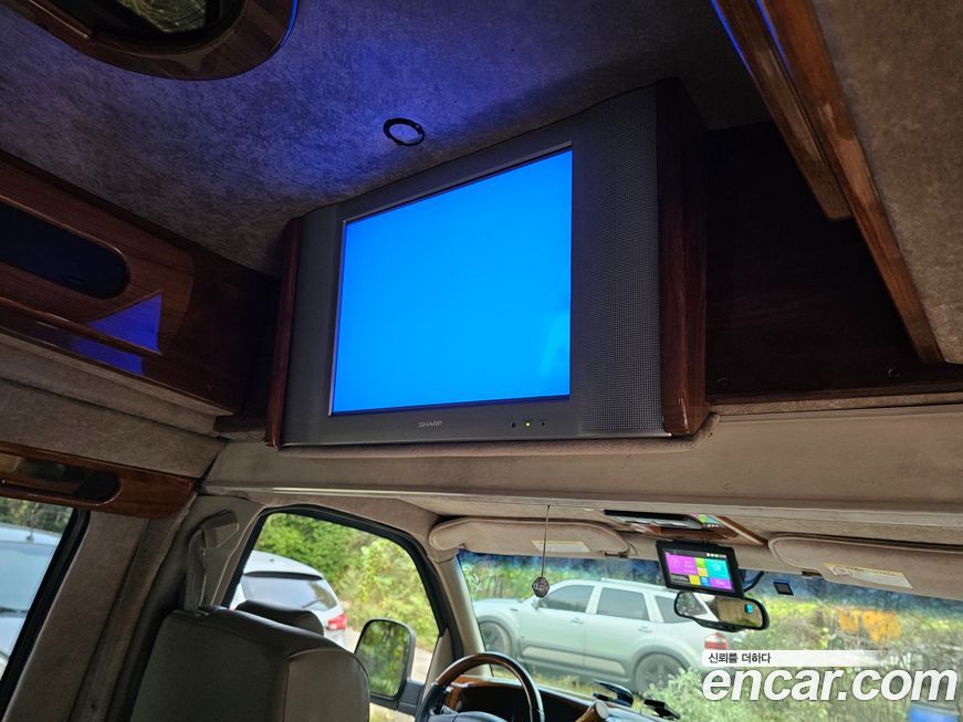 Chevrolet Chevy Van 2003