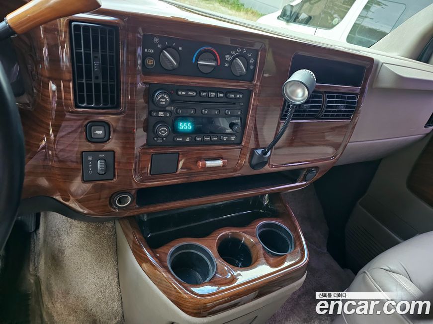 Chevrolet Chevy Van 2003