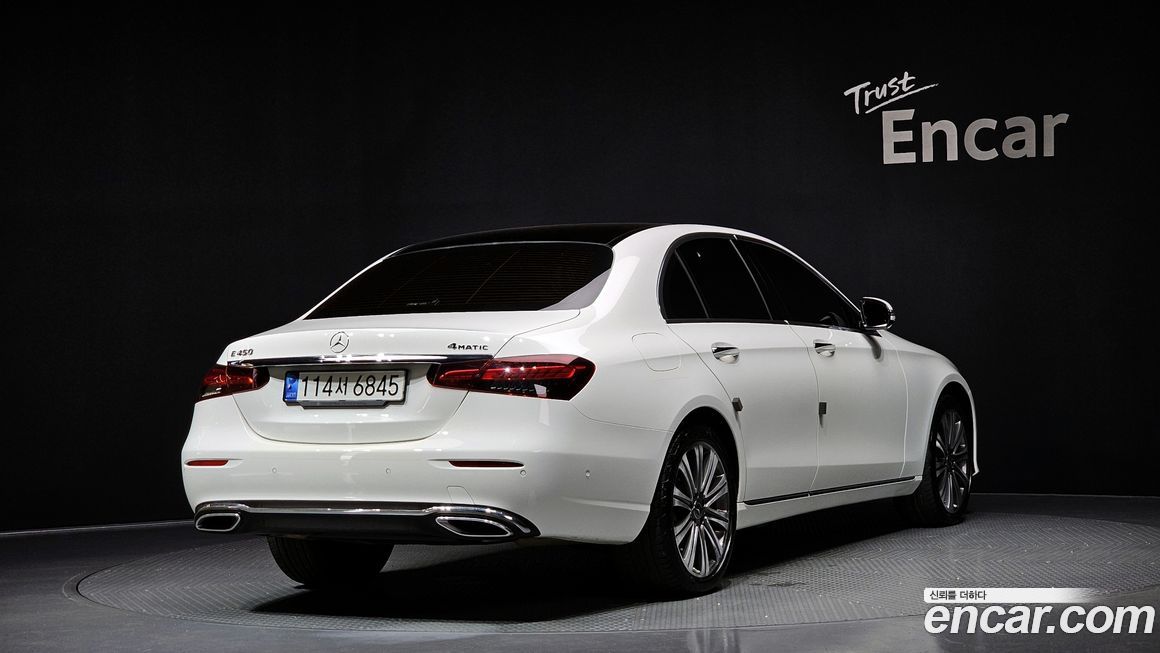 Mercedes-Benz E-Class 2022