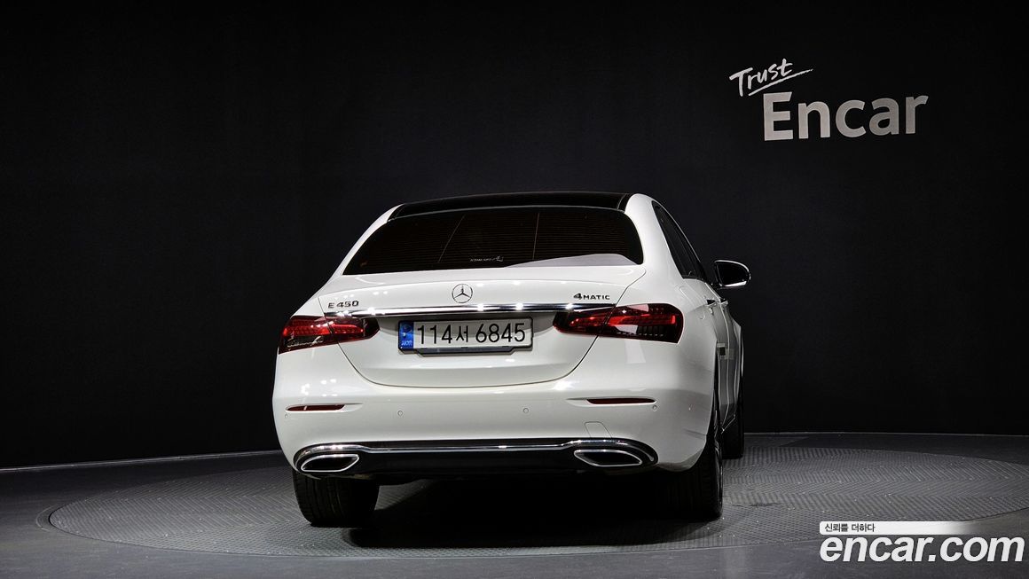 Mercedes-Benz E-Class 2022