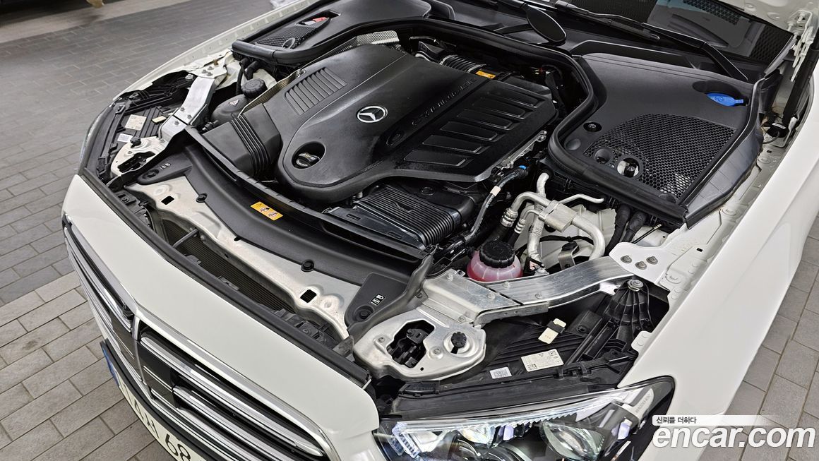 Mercedes-Benz E-Class 2022