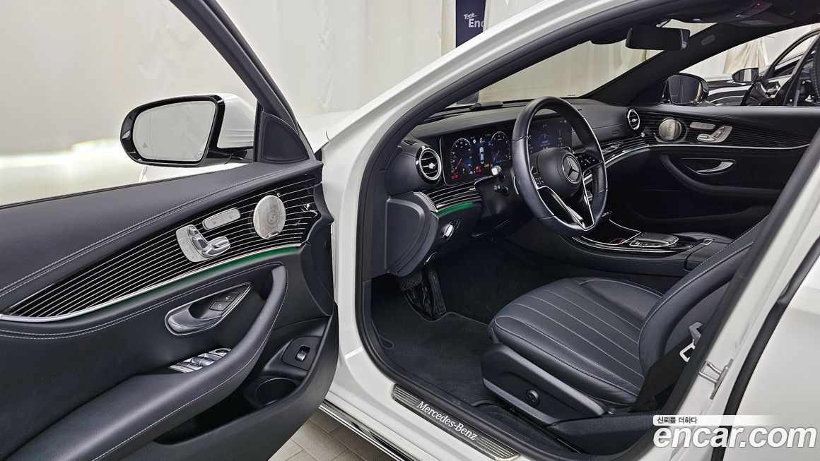 Mercedes-Benz E-Class 2022