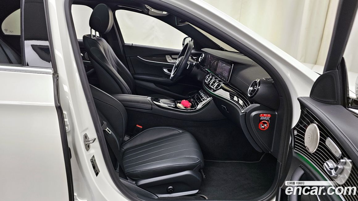 Mercedes-Benz E-Class 2022