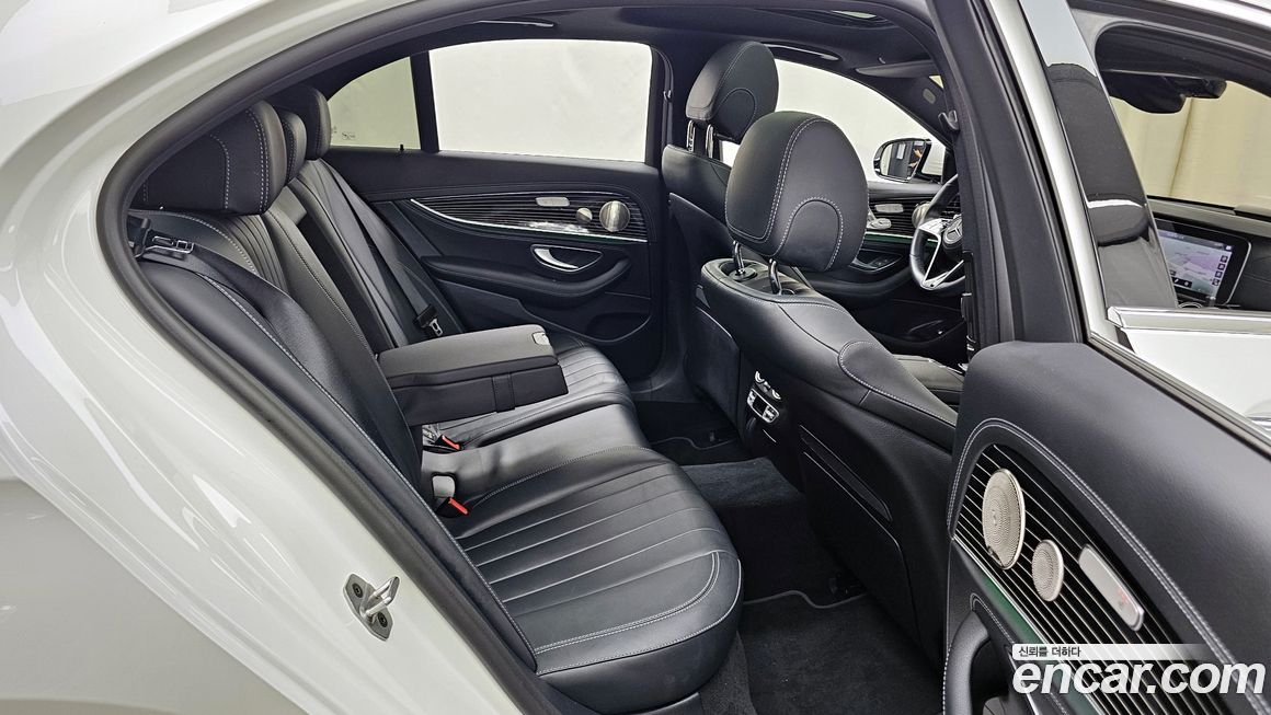 Mercedes-Benz E-Class 2022