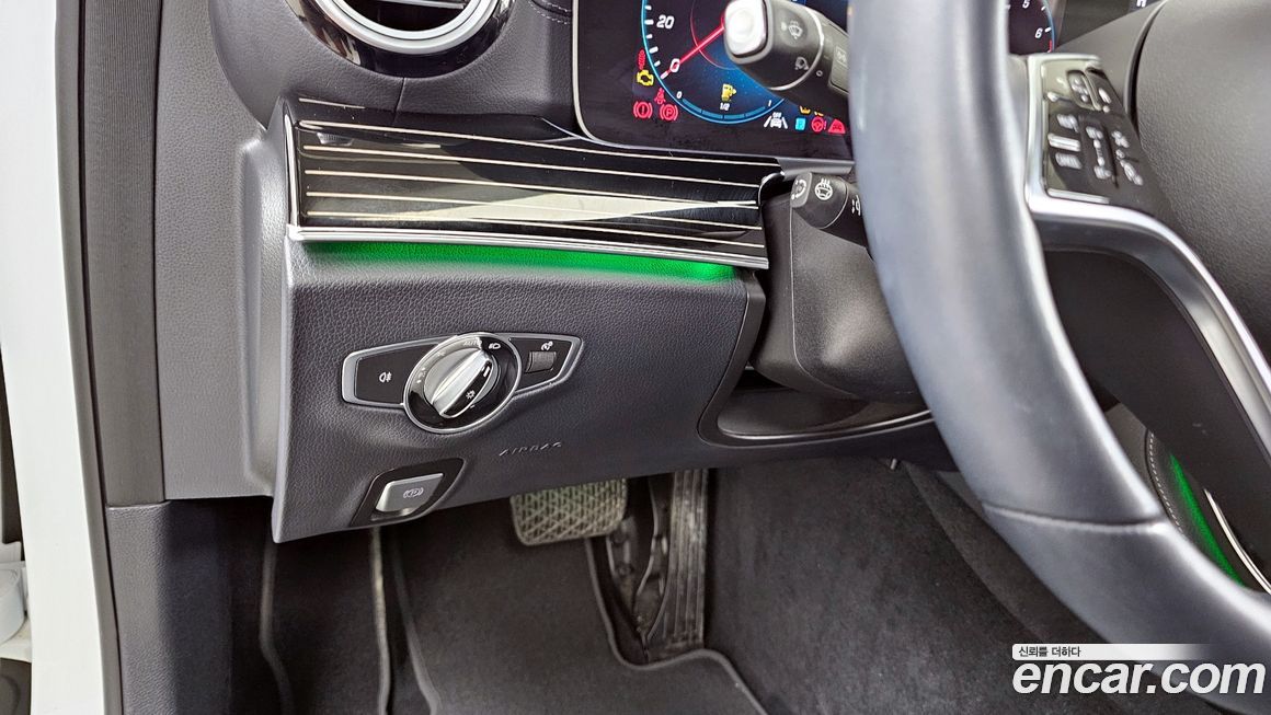 Mercedes-Benz E-Class 2022