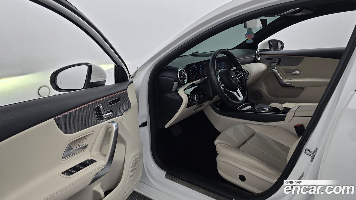 Mercedes-Benz A-Class 2023